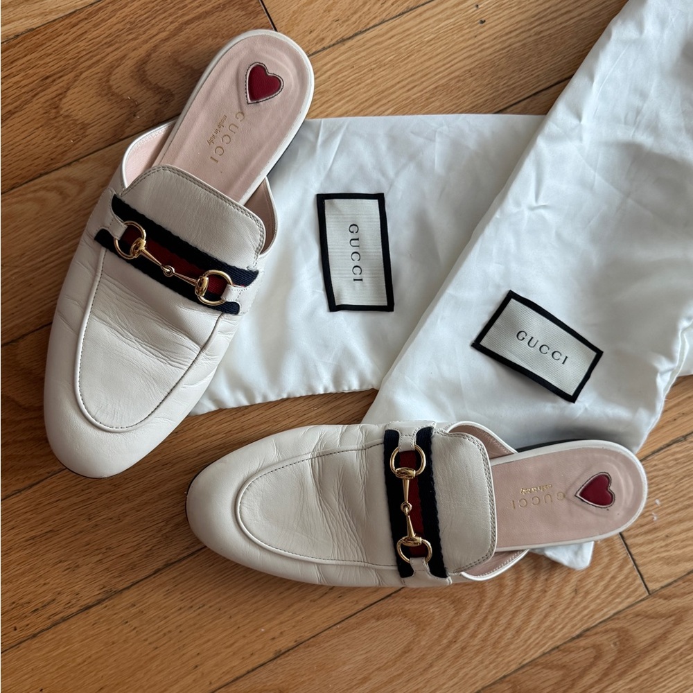 Lightly worn limited edition gucci loafers